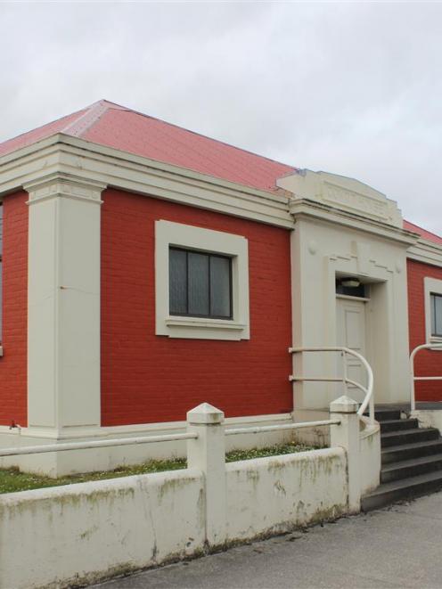 The former Balclutha courthouse is now for sale. Photo by Samuel White.