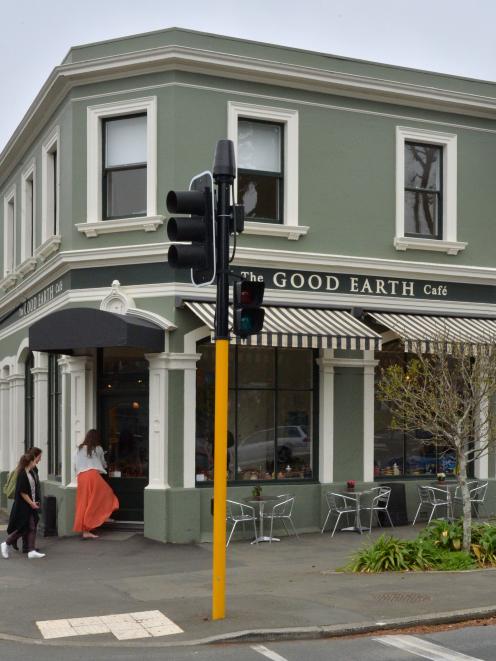 Does anyone remember when the Good Earth Cafe was a shop, way back 50 years or more ago? PHOTO:...