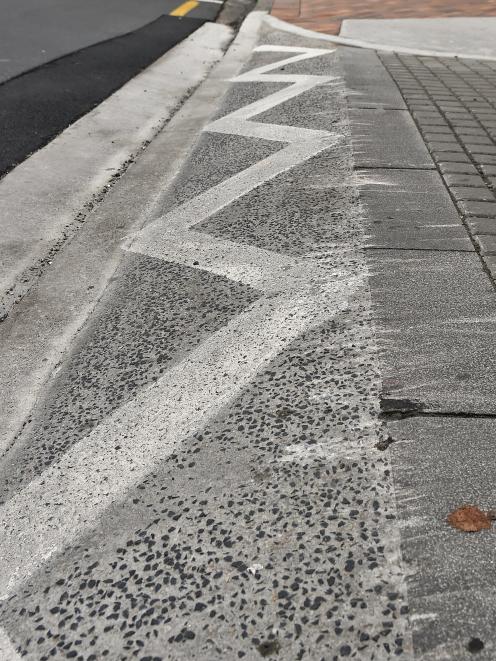  Scrape marks from striking the crossing.