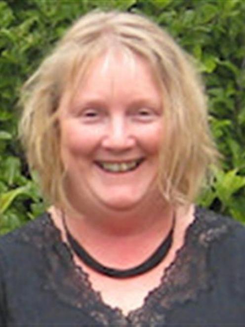 Louise Travers