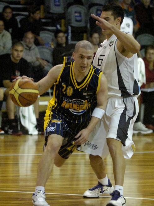 Scott O’Gallagher in action with the Nuggets during a game against the Bay Hawks in 2011. Photo:...