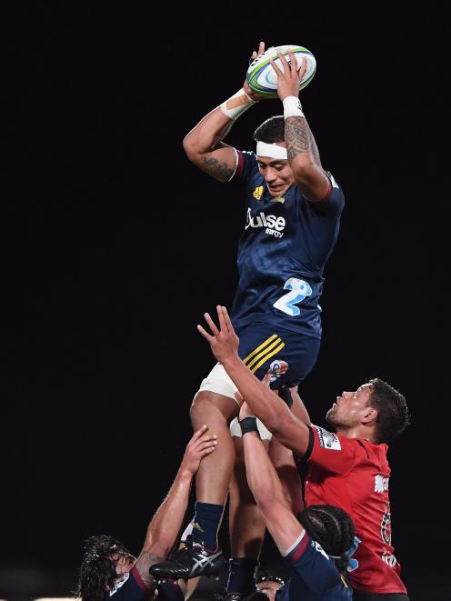 Highlanders flanker Shannon Frizell wins a lineout during his team’s round nine Super Rugby match...