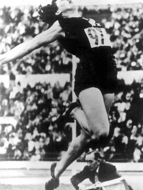 Yvette on her way to winning the 1952 Olympic long jump gold medal.