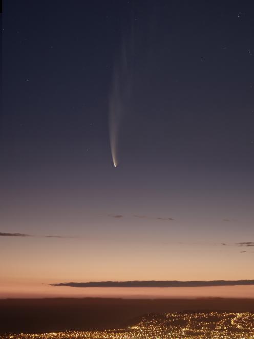 Comet McNaught over Dunedin. Photo: Stephen Voss 