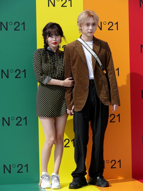 K-pop couple HyunA and E'Dawn, who often match their eyeshadow. Photo: Getty Images 