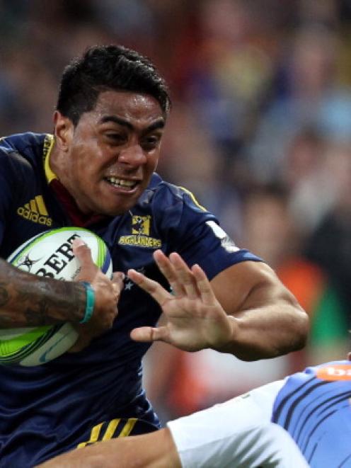Highlanders centre Malakai Fekitoa on the charge against the Force. Photo Getty Images