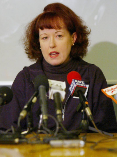 Tracey Donnelly speaking to media in 2004 after her husband Jim went missing. Photo: NZH