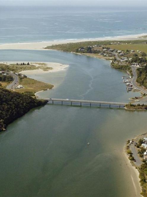 Taieri Mouth looking towards Taieri Island. Photo by Gerard O'Brien.