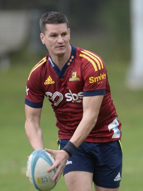 Freddie Burns trains with the Highlanders ahead of Sunday’s clash with the Brumbies in Canberra....