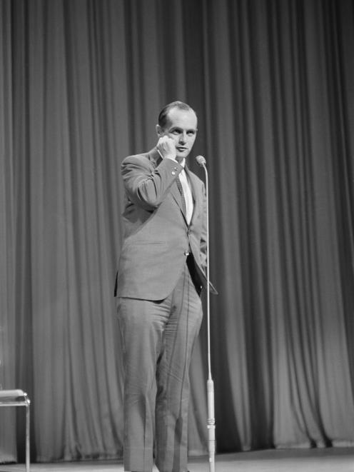 Bob Newhart in an early stand-up show. Photo: Getty Images