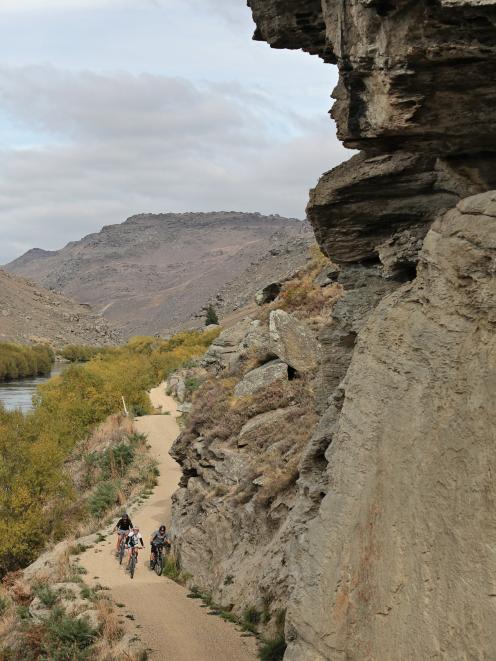 The Roxburgh Gorge Trail between Alexandra and Doctors Point.