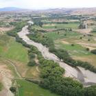 A low January flow in the Manuherikia River near Alexandra. Photo by Rosie Manins.