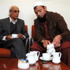 Billy Ibadulla and Saqlain Mushtaq catch up over a cuppa at the Scenic Circle Hotel in Dunedin...