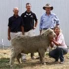 Buyers Alistair (left) and Duncan Campbell, from Earnscleugh Station, and vendor Gordon Lucas...