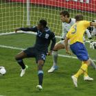 England's Danny Welbeck scores with a clever backheel.   REUTERS/Eddie Keogh (UKRAINE  - Tags:...