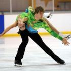 Grant Howie (Dunedin) and Ariel Nadas (Auckland) on their way to winning the senior pairs title...