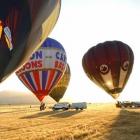 hot_air_balloon_jpg_512806fb07.jpg