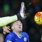 Leicester City's Jamie Vardy avoids the boot of Manchester City's Nicolas Otamendi. Photo Reuters