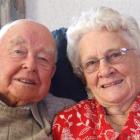 Lex and Lorna Meikle celebrate their 60th wedding anniversary today. Photo by Sally Rae.