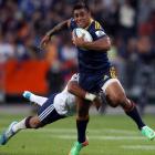 Malakai Fekitoa of the Highlanders on the attack.  (Photo by Rob Jefferies/Getty Images)