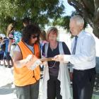 NZEI community campaigns person Lyndy McIntyre (left) with NZEI South Otago president Carol...