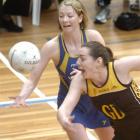 tago wing attack Millie Lees (at rear) beats Stephanie Simmons (Cook Strait) to the ball during...