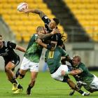 Sonny Bill Williams gets away the offload which set up Joe Webber to score the winning try...