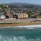 St Clair beach wall and Esplanade.  Photo by Stephen Jaquiery.