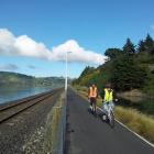 The Otago Harbour cycleway. Photo by John Fridd.