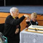 Former teacher Melva Bradshaw (85) and Milton Primary School’s youngest pupil Liv Schiller (5)...