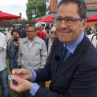 British jewellery valuer John Benjamin examines pieces on the BBC’s Antiques Roadshow television...