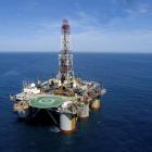 an_anadarko_deep_water_drilling_rig_off_the_coast__504fd41218.jpg