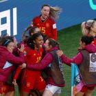 Spain's Salma Paralluelo celebrates with teammates after scoring the winning goal. Photo: Reuters