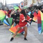 Dancers crowd George St for a flash mob on Saturday. PHOTO: LINDA ROBERTSON