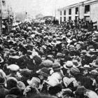 Crowds gather on the wharf during the visit of HMS Dunedin. — Otago Witness, 13.5.1924