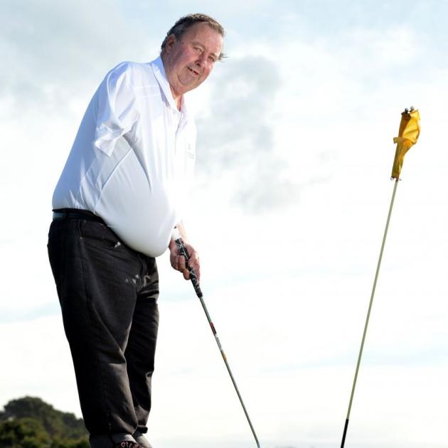 Tony Wilson practises his putting at the Chisholm Park Golf Club earlier this week. Photo by Peter McIntosh.  