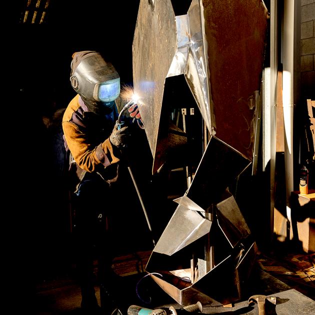 Ben Pearce working on his Yogi sculpture. Photo: Florence Charvin