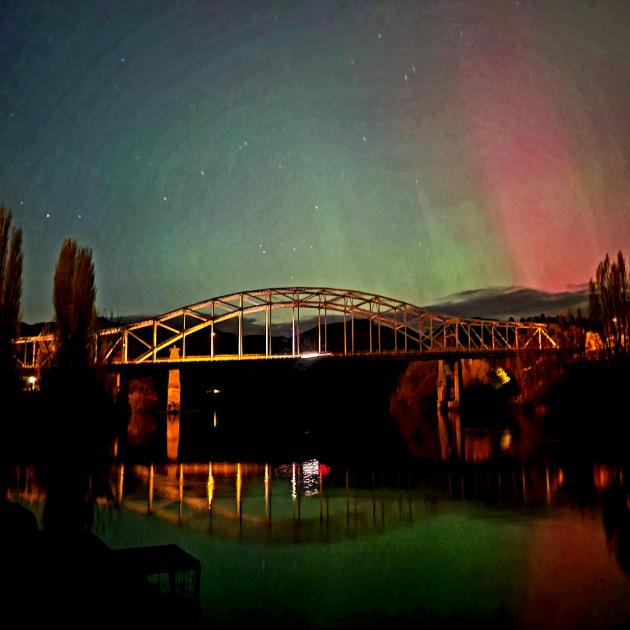 The Aurora lights over the bridge in Alexandra. Photo: Jen Houghton 
