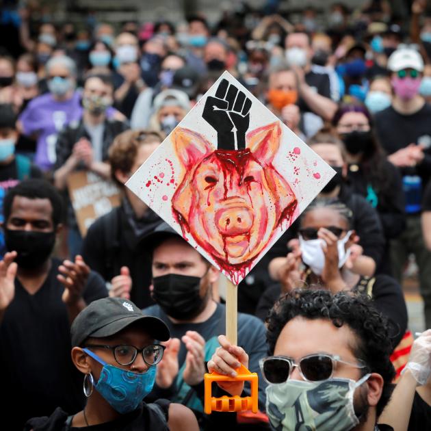 Protesters in Manhattan rally against the death of George Floyd. Photo: Reuters