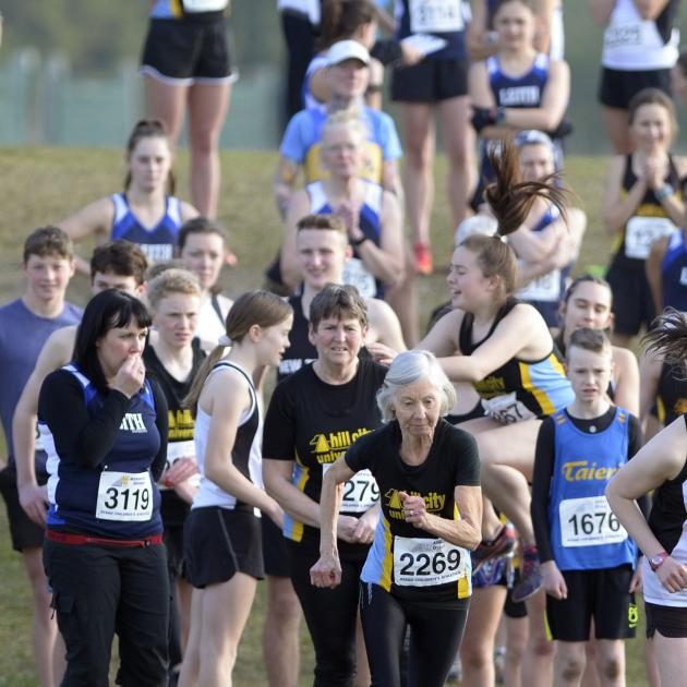 Myrtle Rough takes off to start the women’s and age-group race. PHOTOS: GERARD O’BRIEN
