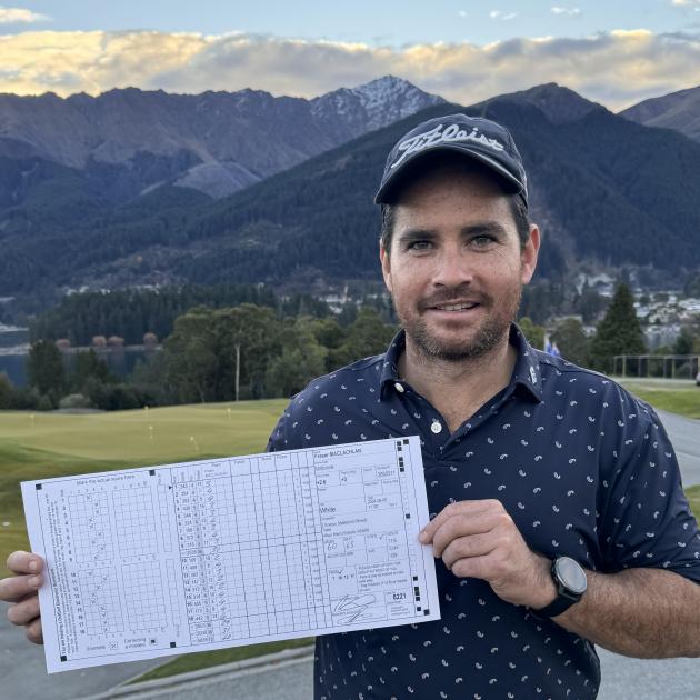 Fraser MacLachlan with his course-record scorecard. Photo: supplied