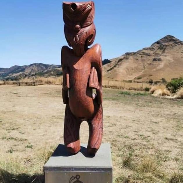 Kōauau o Tāne Whakapiripiri was installed at Ōtūherekio, Pony Point Reserve, near Cass Bay in...