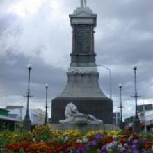 Oamaru's Boer war monument stops traffic. Photo by David Bruce.