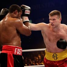 Alexander Dimitrenko throws a punch at Eddie Chambers during their 2009 fight. Photo: Getty Images