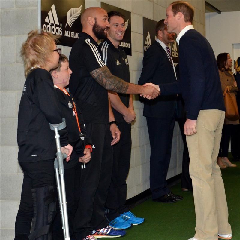 Practising curtsy injured knee but pain worth it Otago Daily Times