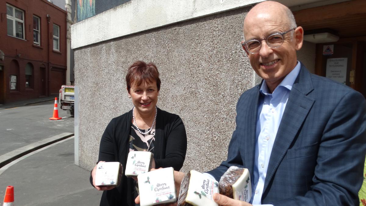Mini cakes for Meals on Wheels