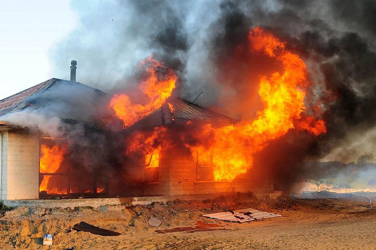 Study finds people phone family before fire brigade