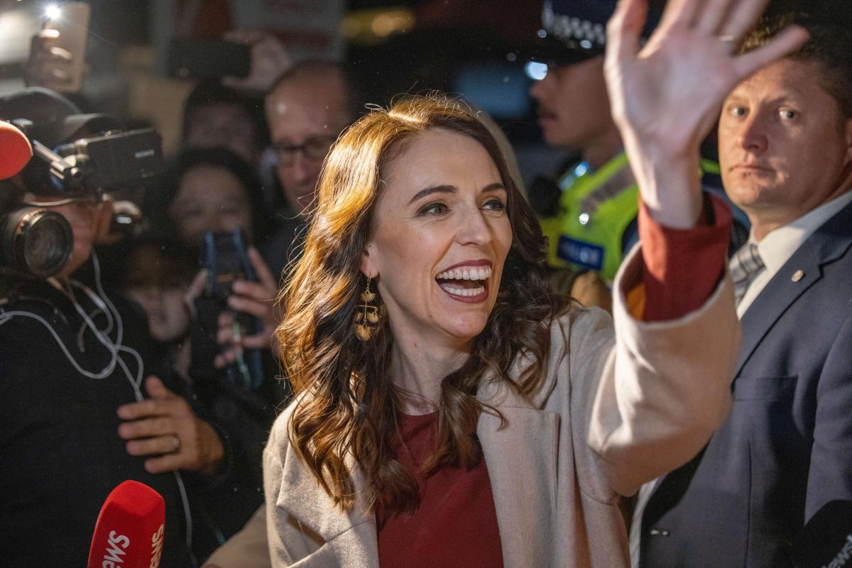 Ardern holds preparatory talks with Greens but coalition looking unlikely