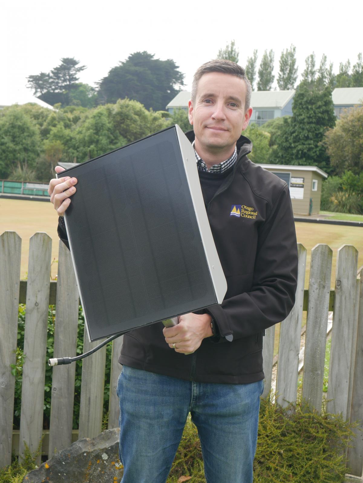 Solar-powered signs to keep bus passengers updated