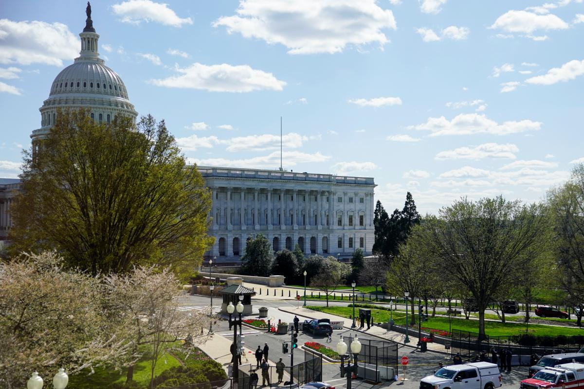 Police officer killed in vehicle attack on US Capitol ...